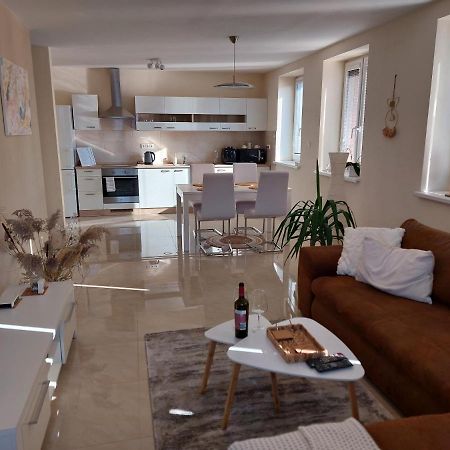 Frastak Apartment Hlohovec Zewnętrze zdjęcie