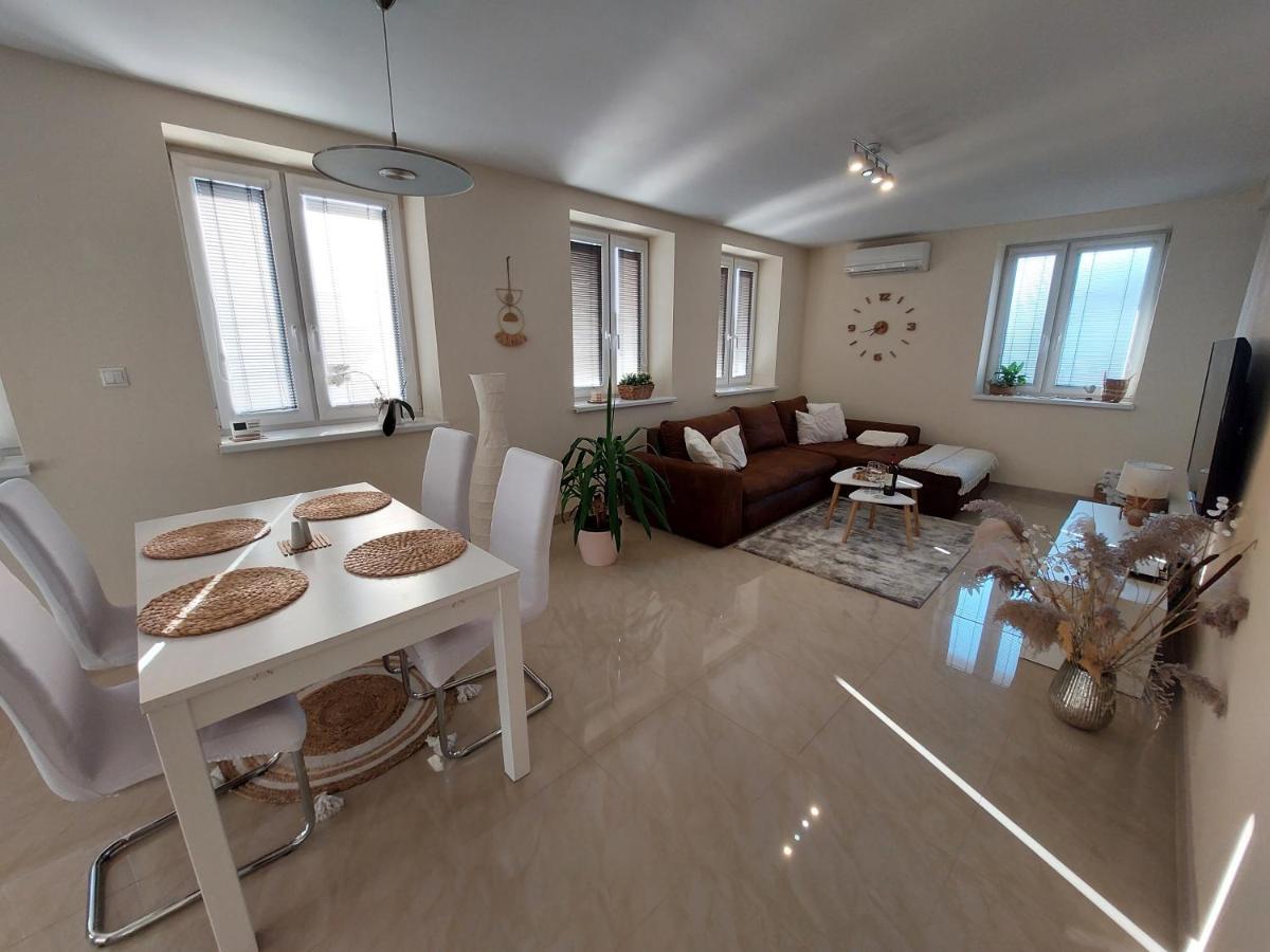 Frastak Apartment Hlohovec Zewnętrze zdjęcie